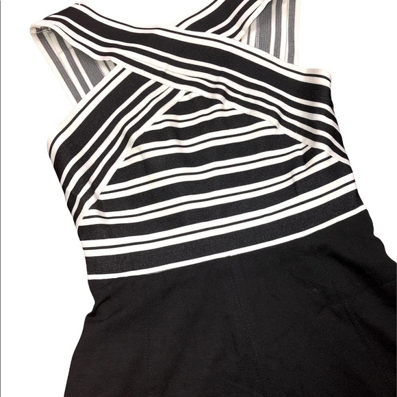 𝅺Maeve by Anthropologie size 0 Petite black & white bandage fit and flare dress - Picture 5 of 10